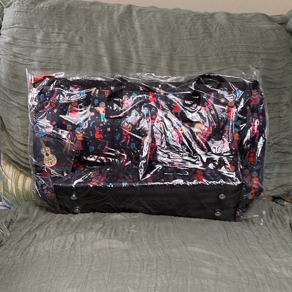 Harvey’s Seatbelt Pixar Coco Sold Out Tote NIP - Picture 2 of 6